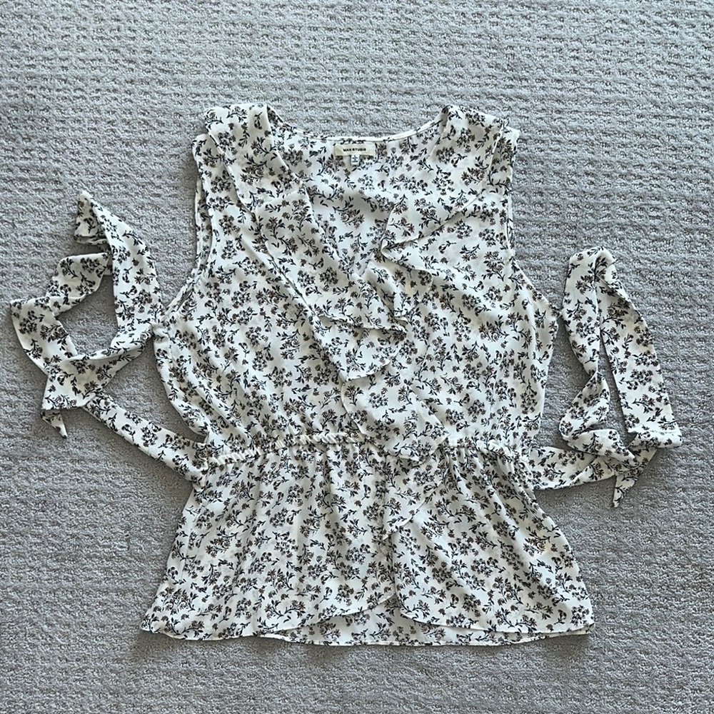 Max Studio Floral Sleeveless tie Top size large
